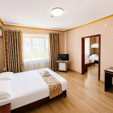Hotel British