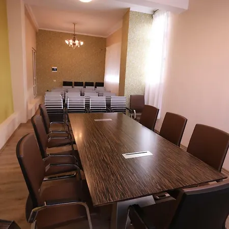 British 4* بورغراديك